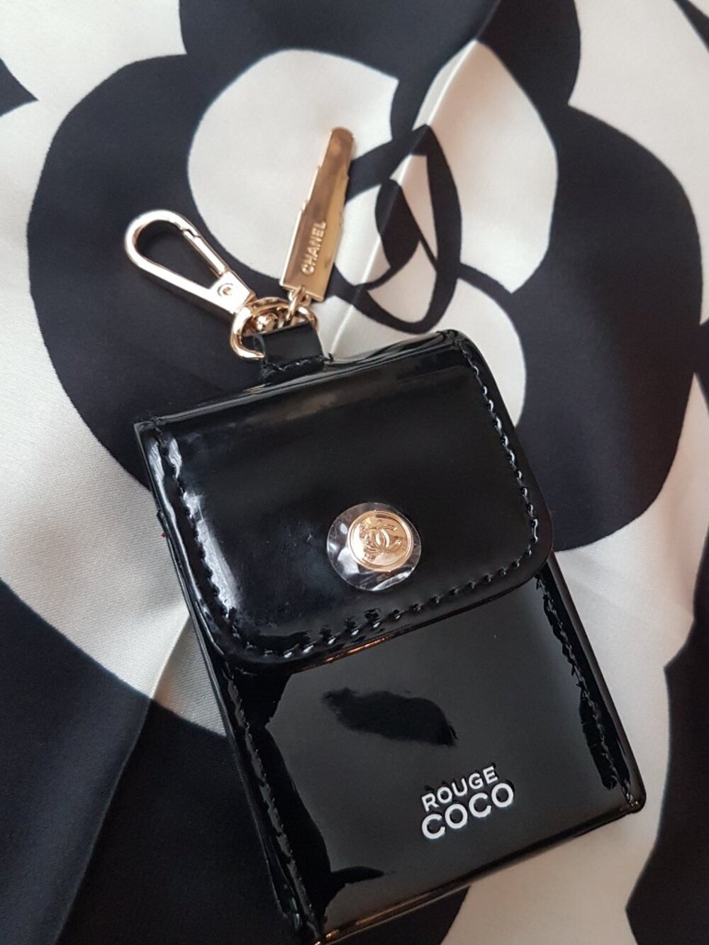 Chanel Black Patent Rouge Coco case